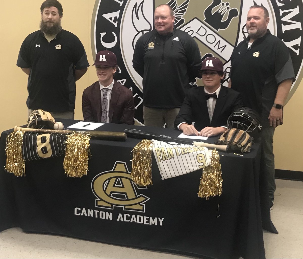 Coach CLHutch ⚾️ (@coachch78219353) on Twitter photo John Hollis Hutchinson P/C; 2022 made his pledge official on 12/6/21.
Another MCSZ Red off the board.
Also pictured: Zan Ellis of PYB. <a href="/py31baseball/">Pete Young Baseball</a> John Hollis Hutchinson P/C; 2022 made his pledge official on 12/6/21.
Another MCSZ Red off the board.
Also pictured: Zan Ellis of PYB. <a href="/py31baseball/">Pete Young Baseball</a>