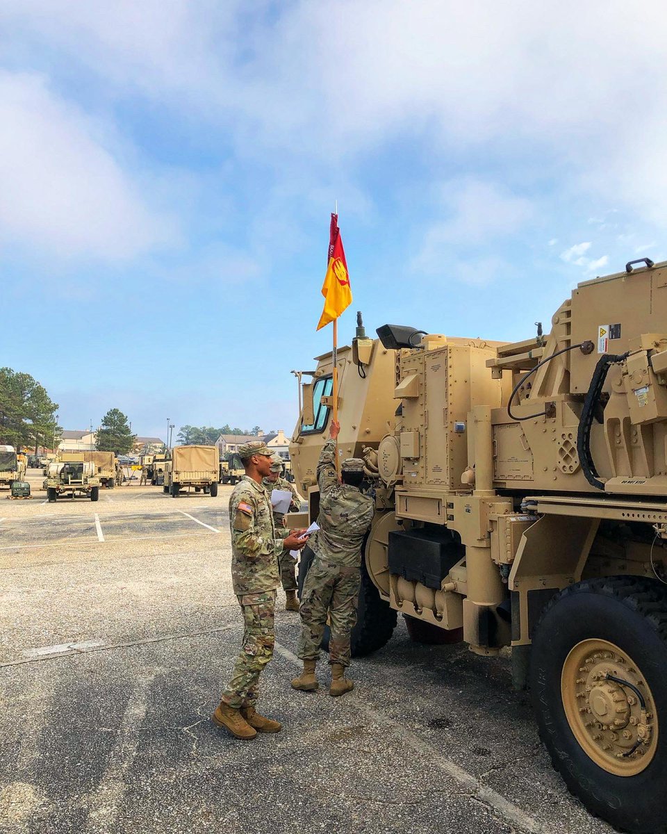 18thfabcdr's tweet photo. Motor Pool Monday!
@18th_FA_BDE 

#artillery #fieldartillery #maintenance #readiness #motorpoolmonday https://t.co/ESrkG6yh3P