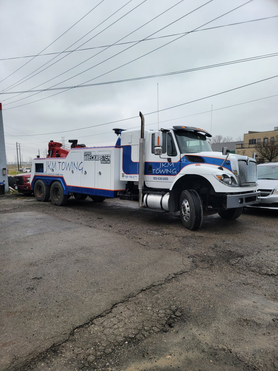 HeavyTow's tweet photo. Another new to us truck is ready for the road. The only thing it needs is a driver. @jkm_towing https://t.co/vfvUz3dpwU