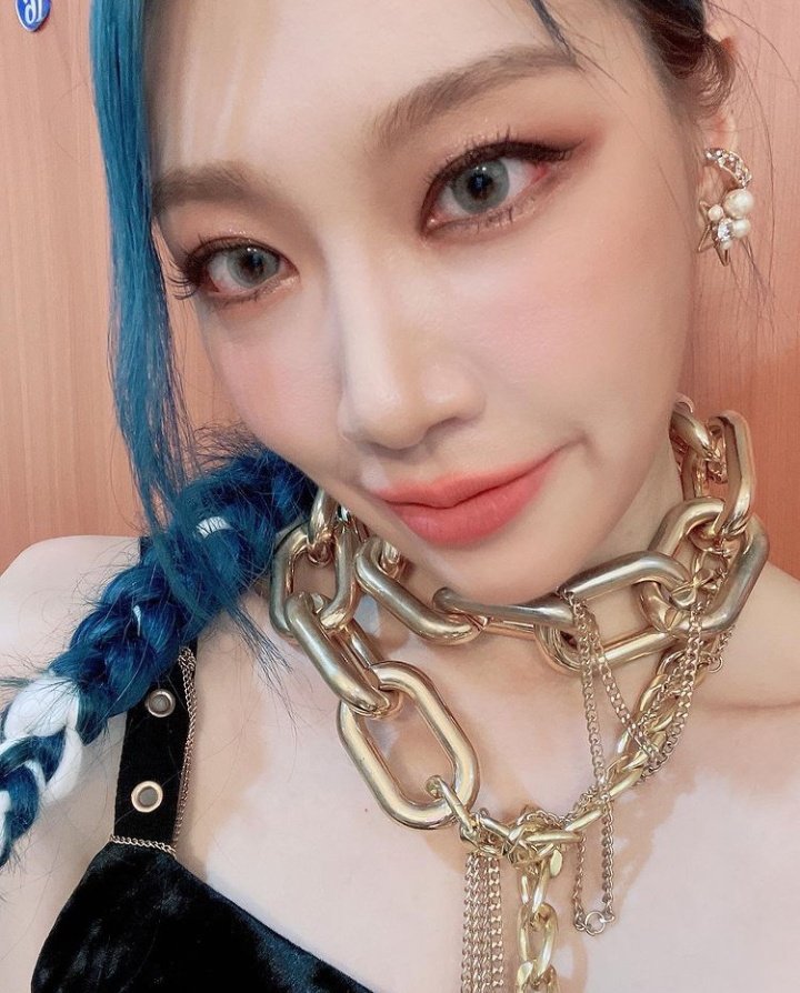 youngheunport's tweet photo. Youngheun via instagram 📣
" Por que o MV Close To Me foi filmado há 3 meses? Porque? "
#KQUEST_YOUNGHEUN #KQUEST_BLACKSWAN
#YoungHeun #영흔 #블랙스완 #CloseToMe #BLACKSWAN #LEIA #FATOU #JUDY https://t.co/JyieWDLYw6
