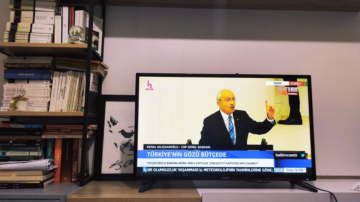 Arkadaşlar yeliz konuşuyor, dedem o nasıl bir kapak 😀😀 <a href="/kilicdarogluk/">Kemal Kılıçdaroğlu</a>