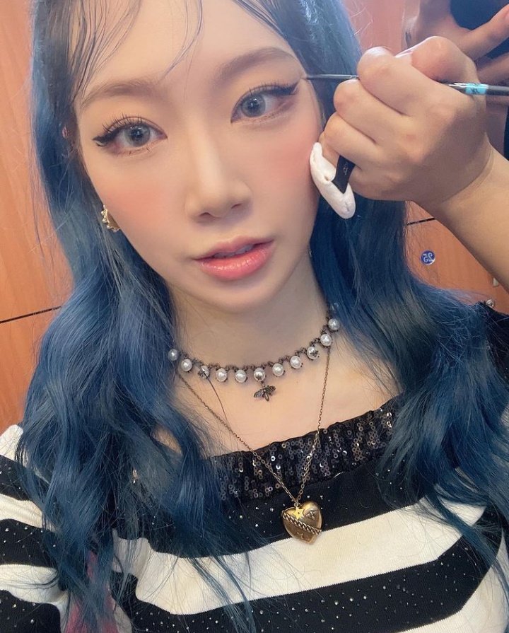 youngheunport's tweet photo. Youngheun via instagram 📣
" Por que o MV Close To Me foi filmado há 3 meses? Porque? "
#KQUEST_YOUNGHEUN #KQUEST_BLACKSWAN
#YoungHeun #영흔 #블랙스완 #CloseToMe #BLACKSWAN #LEIA #FATOU #JUDY https://t.co/JyieWDLYw6