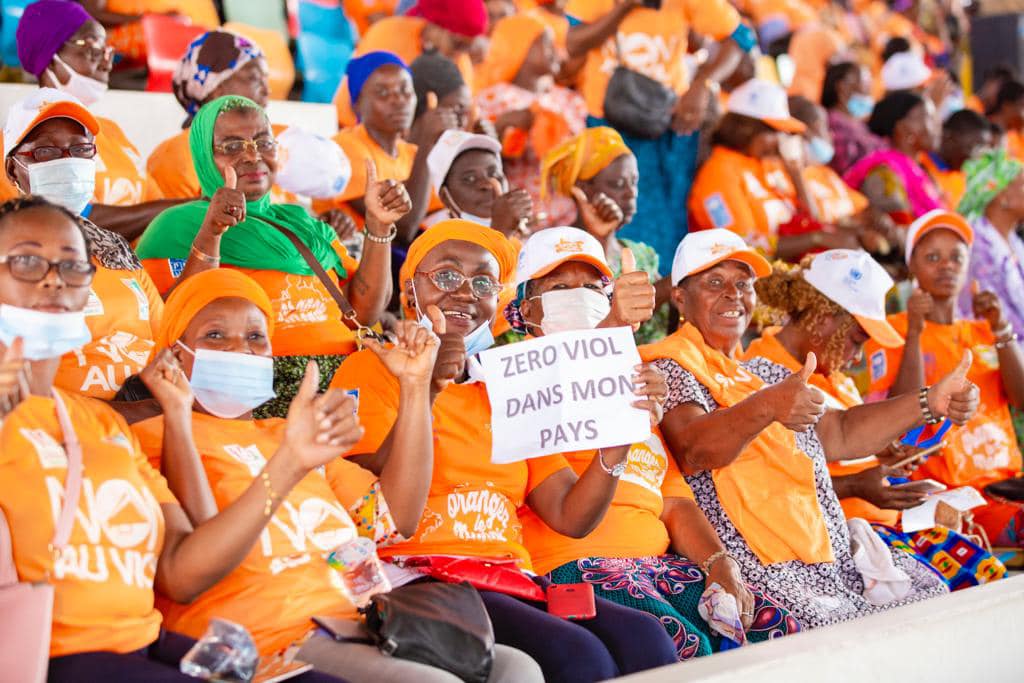 UnfpaCI's tweet photo. L'#UNFPA, LE #SNU et le #MFFE ont marché pour mettre fin aux viols en #CIV lors de l'offensive orange contre les #VFFF.
Changeons nos cœurs en orange 🧡
#StopVBG  #orangerlemonde #NonAuViol #YEnaMarreAuViol #Violçasuffit #CIVZeroViol https://t.co/rcg8fXfMJM