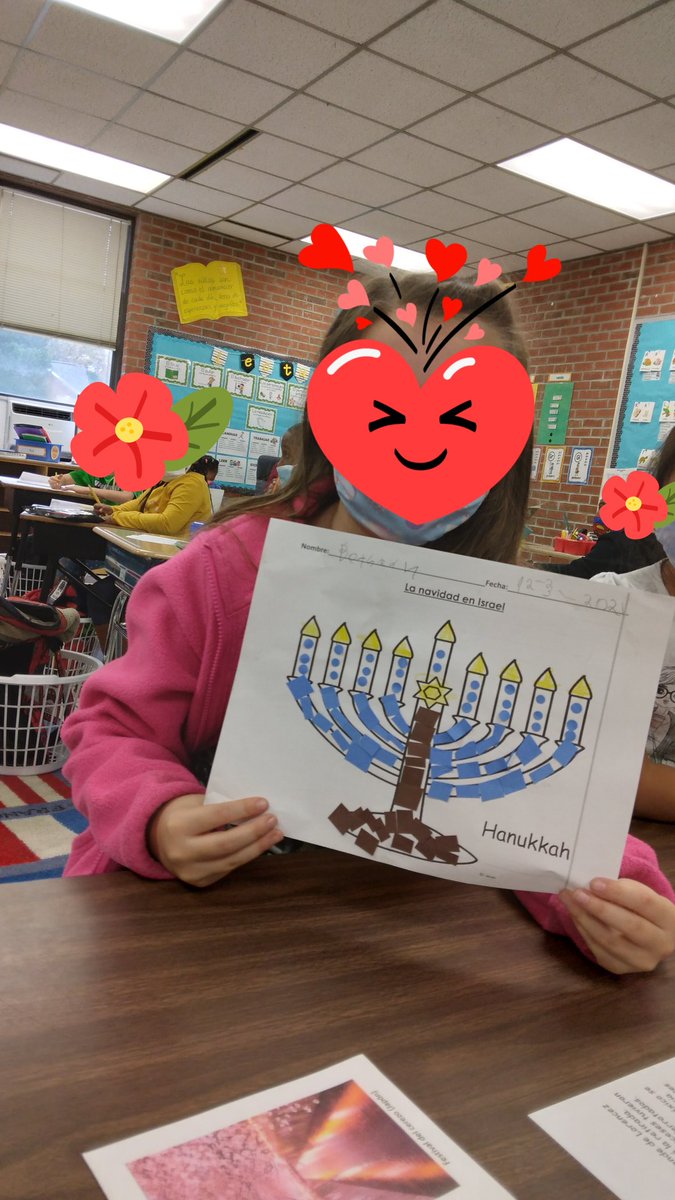 ingridh34's tweet photo. Celebrations around the World
Kids designed their hannukah chandelier while learning about this Israeli celebración
#unitingourworld #ambassadorchallenge @ParticipateLrng https://t.co/yZ2Bo1jRT1