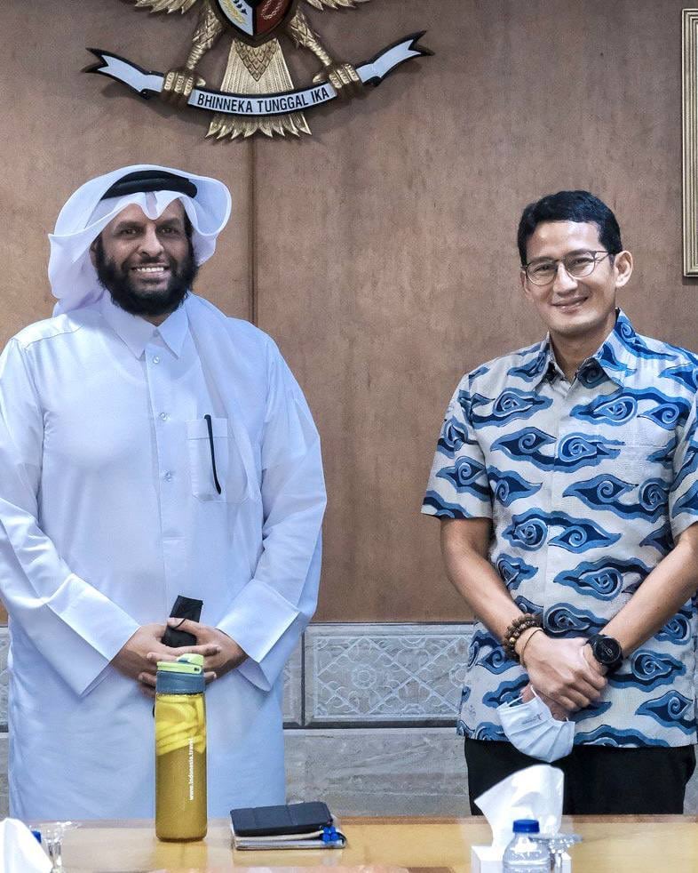 sandiuno's tweet photo. Malam ini saya menerima kunjungan dari Mr Sheikh Abdulaziz Abdul Rahman Hasam Al Thani (Kakak dari Sheikh Tamim bin Hamad Al Thani, Emir Qatar saat ini). https://t.co/qn0t5jhAga