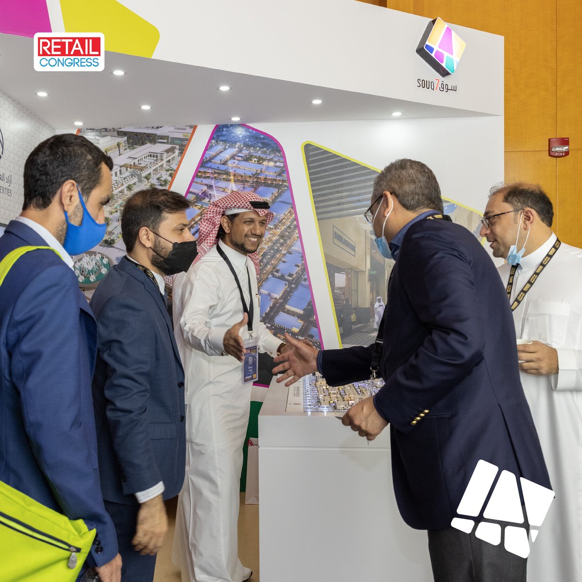 Souq7Azad's tweet photo. يحظى جناح “سوق 7” في مؤتمر ريكون المعني بصناعة المراكز التجارية بحضور فعال من جانب الزوار حيث يقوم فريق أزاد بتعريفهم واطلاعهم على أحدث الفرص الاستثمارية ومستجدات التطوير و الفرص التأجيرية في “سوق 7”.
#Dubai #RCM2021 #RetailCongress #Retail #MECSC #Souq7 #ريكون #سوق7 https://t.co/l3r5wfiMUF