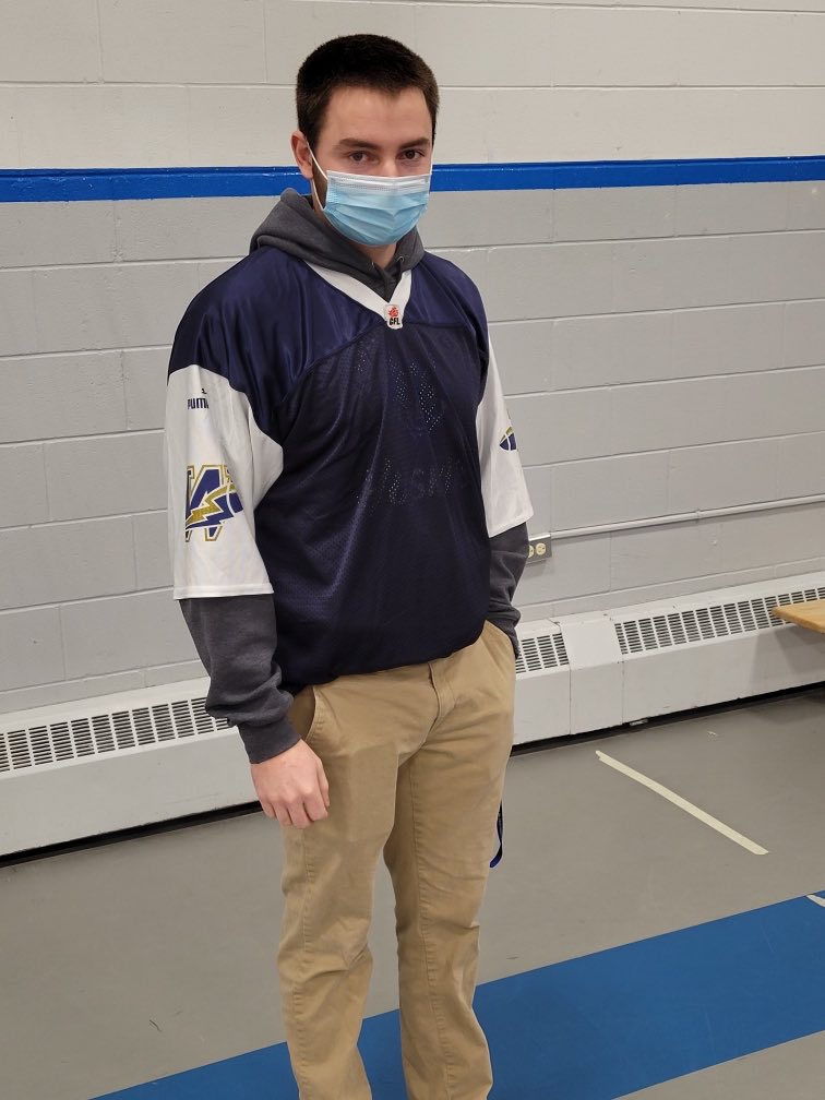 Unfortunately Mr.L is paying off a debt to Mr. Q today#notgoingtohamilton#alwaysnextyear#greenisbetterthanblue