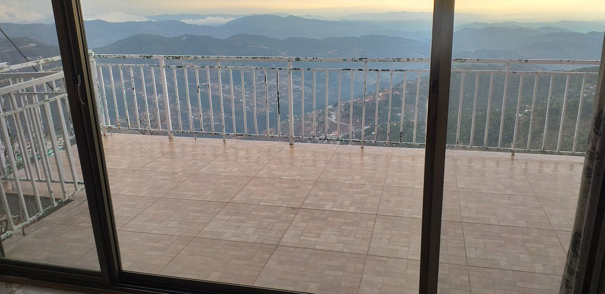 Awesome_Murree's tweet photo. Cottage Flat in Kashmir Point Murree 
Holiday home Rental @03315756125

https://t.co/lusWBZyfZJ

#karachi #islamabad #lahore #Peshawar #tourism #Travel #tour #hotel #snowfall #winter #vacations #holidays #hyderabad #Dubai #uk #canada #Murree #kashmirpoint #mallroad #Punjab #sindh https://t.co/jXLs8gXki4