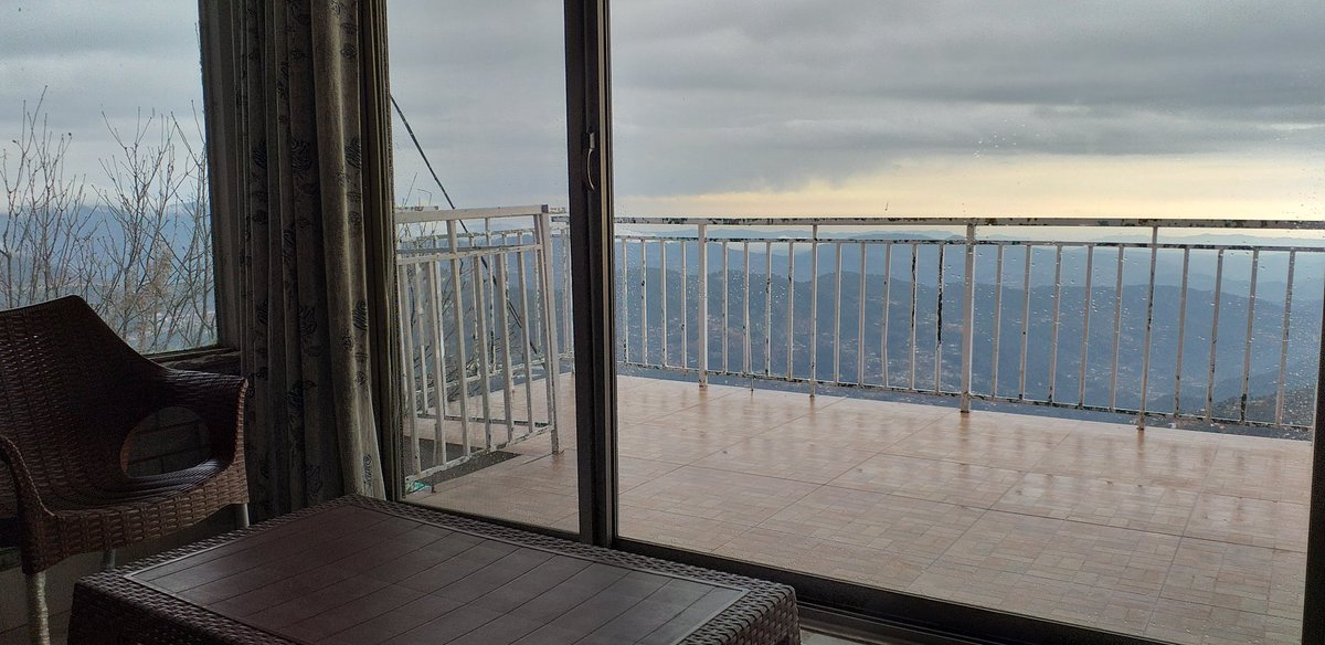 Awesome_Murree's tweet photo. Cottage Flat in Kashmir Point Murree 
Holiday home Rental @03315756125

https://t.co/lusWBZyfZJ

#karachi #islamabad #lahore #Peshawar #tourism #Travel #tour #hotel #snowfall #winter #vacations #holidays #hyderabad #Dubai #uk #canada #Murree #kashmirpoint #mallroad #Punjab #sindh https://t.co/jXLs8gXki4
