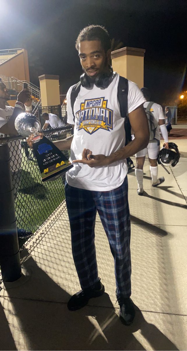 So many people doubted me asked me why I’m still playing Football And I have an heart Condition Well Here’s Why I wanna show people you can do anything you want if you Don’t give up I went From Never playing again to A National Champ this is a dream come true 💪🏾🙏🏾Thank you .