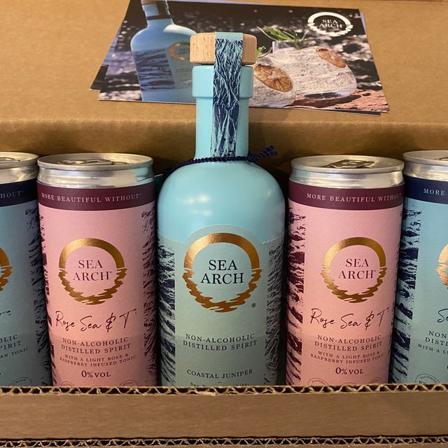 hypeappco's tweet photo. Looking for a delicious and non-alcoholic gin alternative? Sea Arch @sea_arch got it covered! Read @fmsamgy full review here https://t.co/L9BE3XXRb5 https://t.co/rAIm8nDzYe
