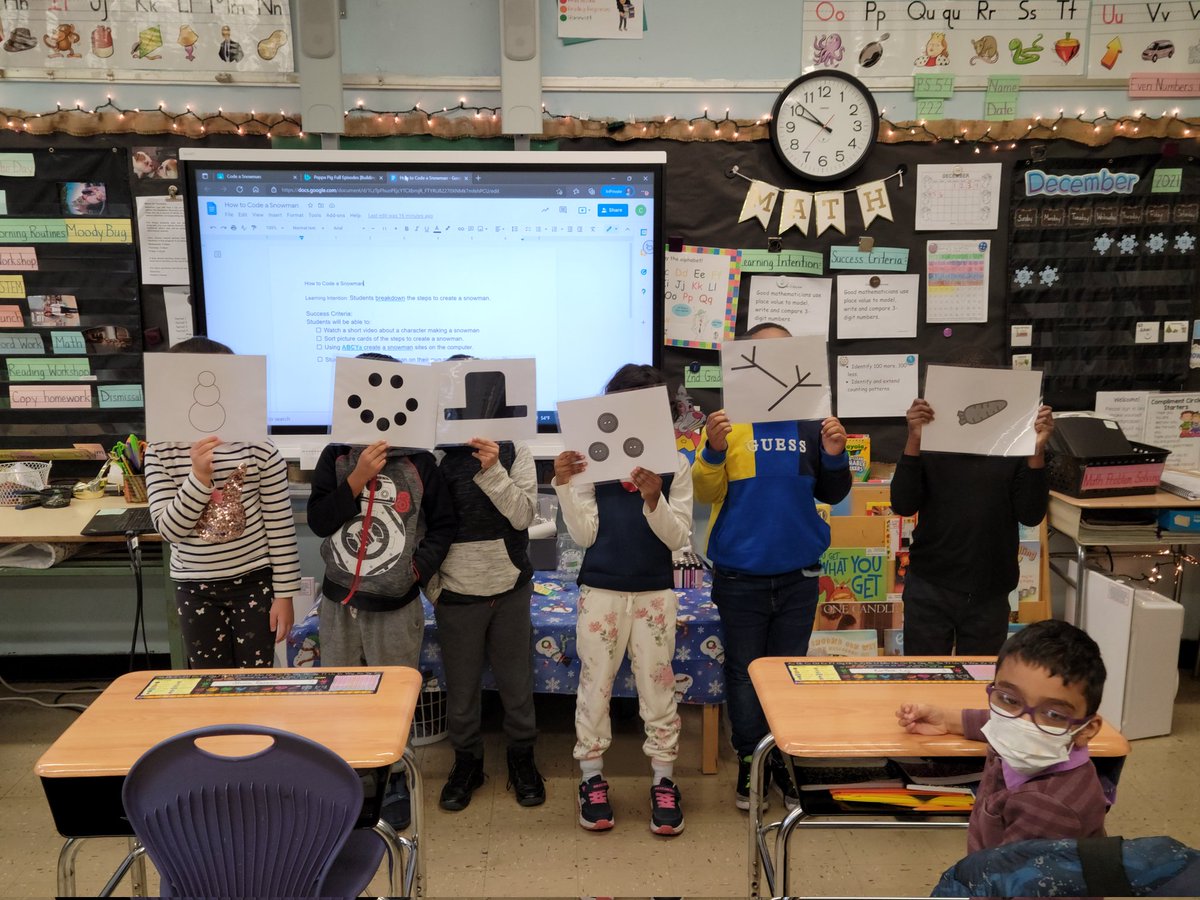 ChrisSalt9's tweet image. Kicking off #CSEdWeek with Coding a Snowman ⛄️.  Students loved the lesson. #ComputerScienceEducationWeek #CSForAll #stem @ladybug548 @ValerieBrock24