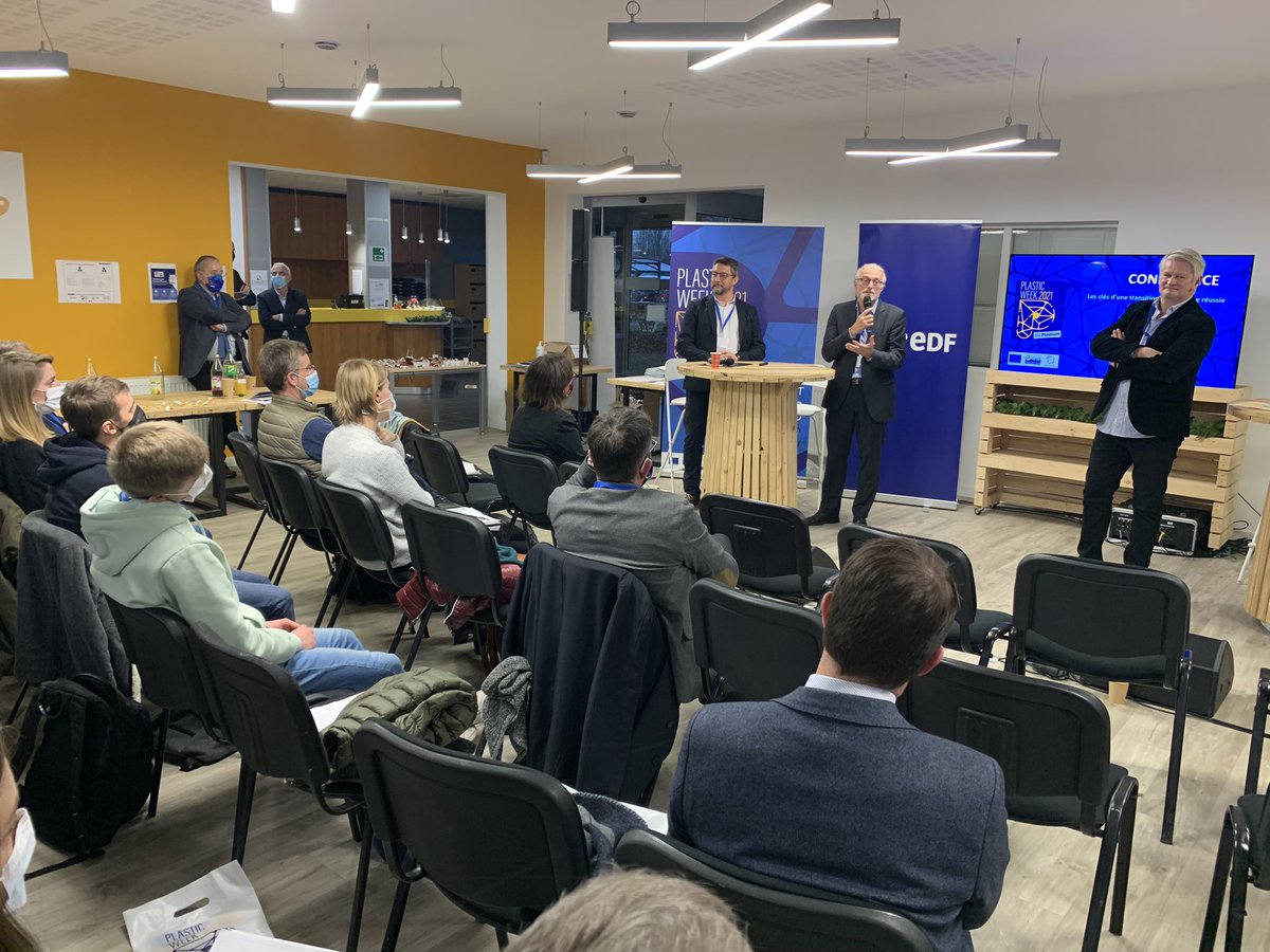 EDF_HDF's tweet photo. #EnDirect du @groupevitamineT où se déroule ce lundi 6/12 la #PlasticWeek organisée par @plastium
➡️ Intervention des experts @EDF_Entreprises sur les méthodes pour décarboner ses process avec un focus sur l’#autoconsommation solaire
Et en ligne sur https://t.co/u8Lk22rVlw https://t.co/msefy9u4Xp