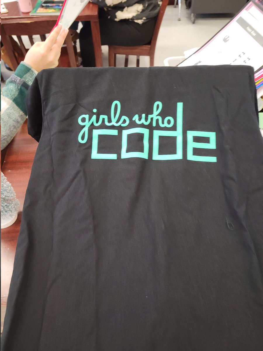 ChrisSalt9's tweet image. Started off #CSEdWeek on the best foot with a delivery from @GirlsWhoCode #excited #ComputerScienceEducationWeek @ladybug548 @ValerieBrock24