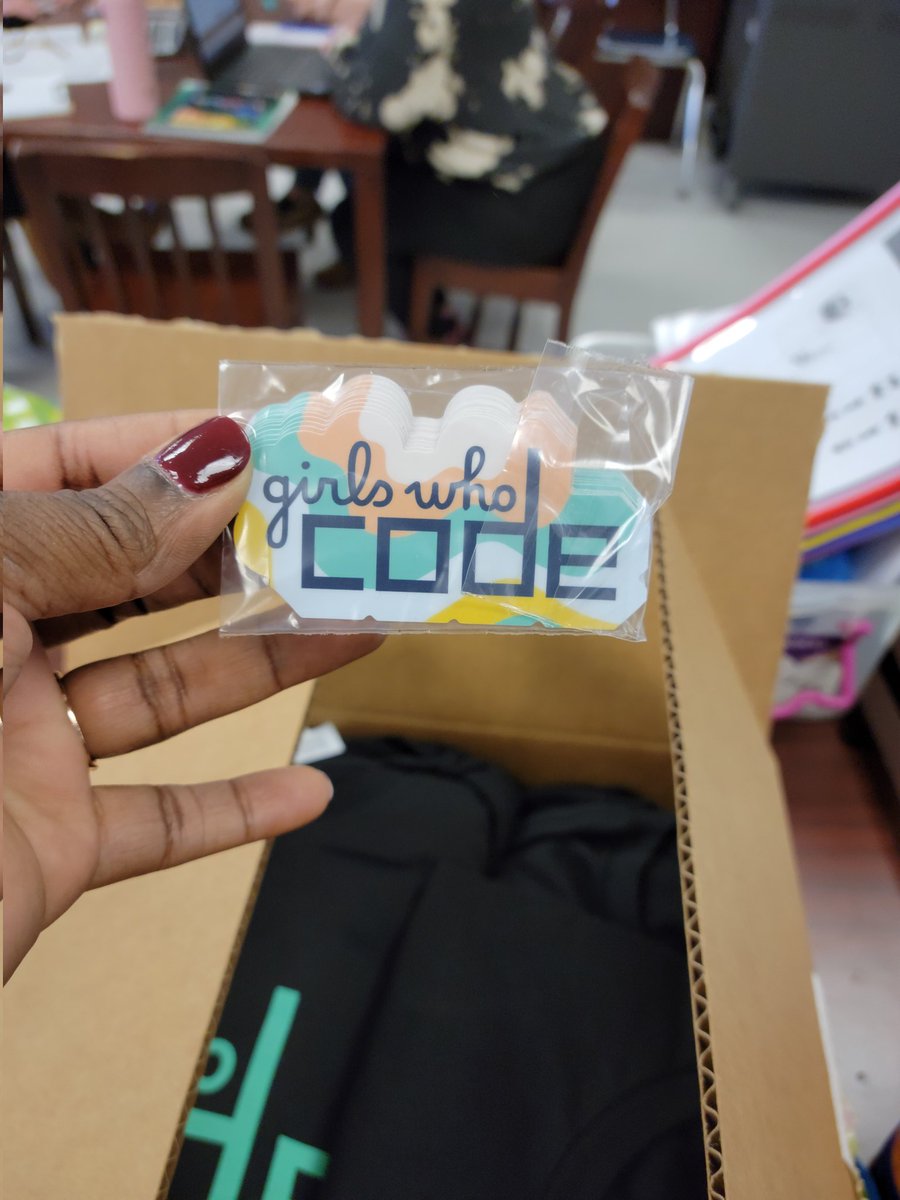 ChrisSalt9's tweet image. Started off #CSEdWeek on the best foot with a delivery from @GirlsWhoCode #excited #ComputerScienceEducationWeek @ladybug548 @ValerieBrock24