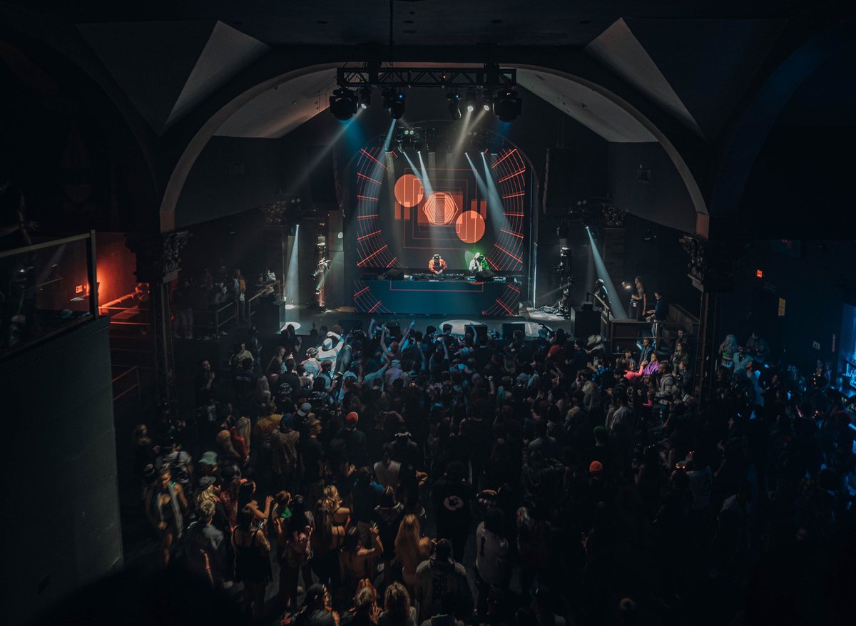 noneothervisual's tweet image. Saturday Night was🔥 @irispresents #noneothervisuals