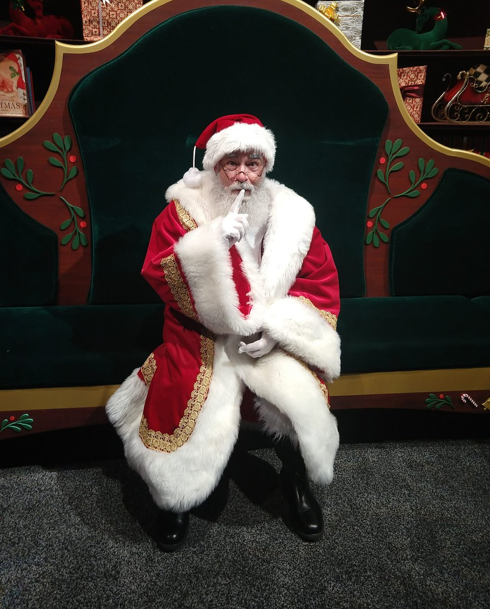 Hiresanta's tweet photo. What's on your Christmas List this year for Santa? π
#ChristmasWish #SantaClaus #VirtualSanta https://t.co/DFZlxBQsCO