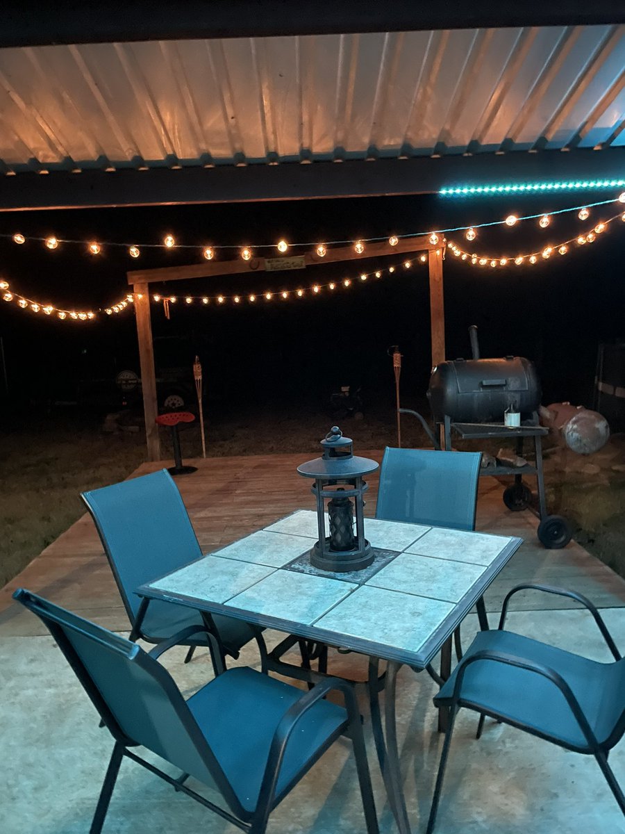 topqueenhouse's tweet photo. Finally getting backyard where we’re wanting it. #countrylife #countrygirl #backyard #porchlife #relaxing #Mondayvibes #MondayMood https://t.co/i2lICMm0vN