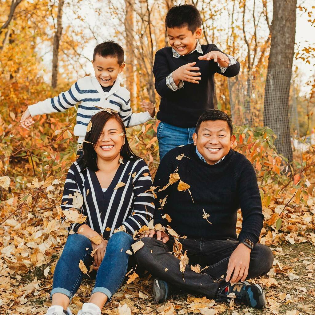 thisfamlife's tweet photo. Reflecting on our #wordoftheyear for 2021 - RESILIENCE. 

This past year has literally flown by. It was busy both at home and at work. But we managed.

We managed to #problemsolve our way through all the challenges that faced us. 

We also managed to #ce… https://t.co/f1BtAeF2Eq https://t.co/XDvB7DNJ44