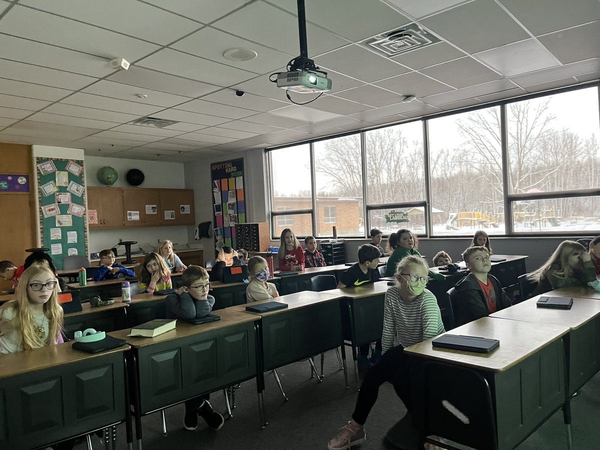 Presenting our theme team work! #RaiderStrong <a href="/PCSD_LN/">Lannoye Elementary</a> 👏