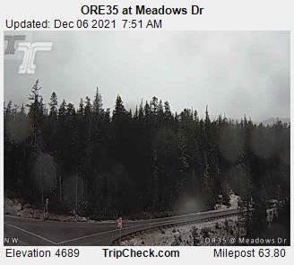 Light snow is falling across the passes in the Cascades this morning, but rising snow levels today should result in limited accumulations and few impacts to travel at Government Camp, Santiam Pass and Willamette Pass. #pdxtst #orwx #wawx