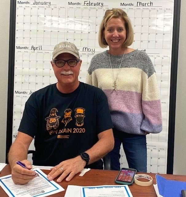 Volunteering is better together! Special appreciation goes out to Lee and Carol Stoehr for their volunteer service to our organization.  Carol and Lee label bags for OKC mobile drives each week. What a fun way to make a difference!

obi.org/volunteer/