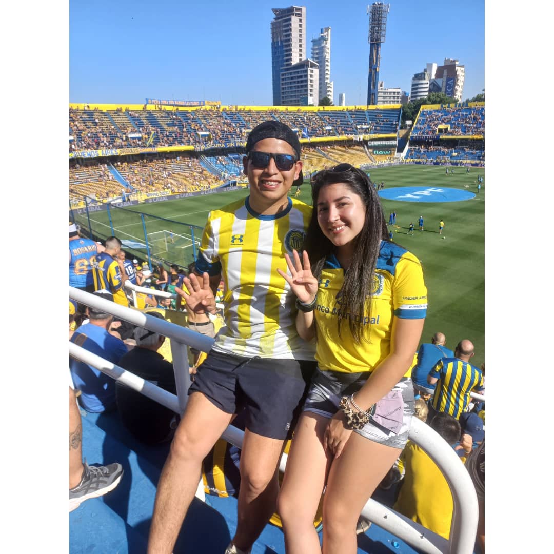 LucasIvanRc's tweet photo. Que mejor que compartirlo con vos🟡🔵 https://t.co/D1UHBahFam
