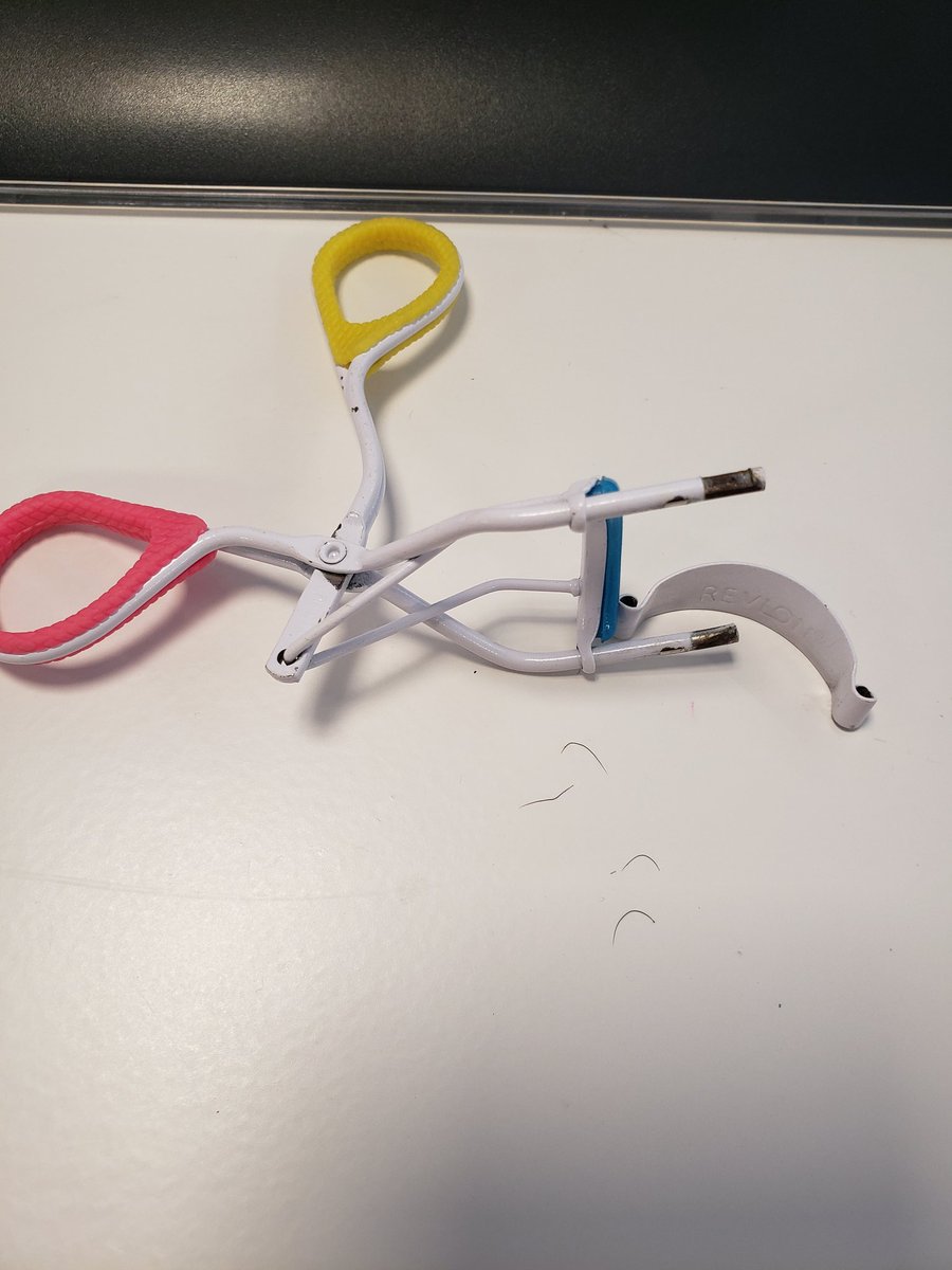 fromstars's tweet photo. @revlon Today tragedy struck, never has this ever happened to me. See picture. Eye lash curler broke and took out several of my eyelashes with it 😫 has funny as it may seem it was actually quite painful. https://t.co/zBcWKqhkES