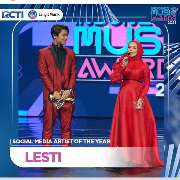 Armns3012's tweet photo. Bangga Bangettt woyyyy😭😭😭
Masya Allahhh 4 piala loh diborong Bunda L 😭🏆🏆🏆🏆
AMI✔
ADI✔
IDA✔
IMA✔
MISSION COMPLETE👏🏻👏🏻❤
#LestyIMA2021 https://t.co/3IR0ko18yH