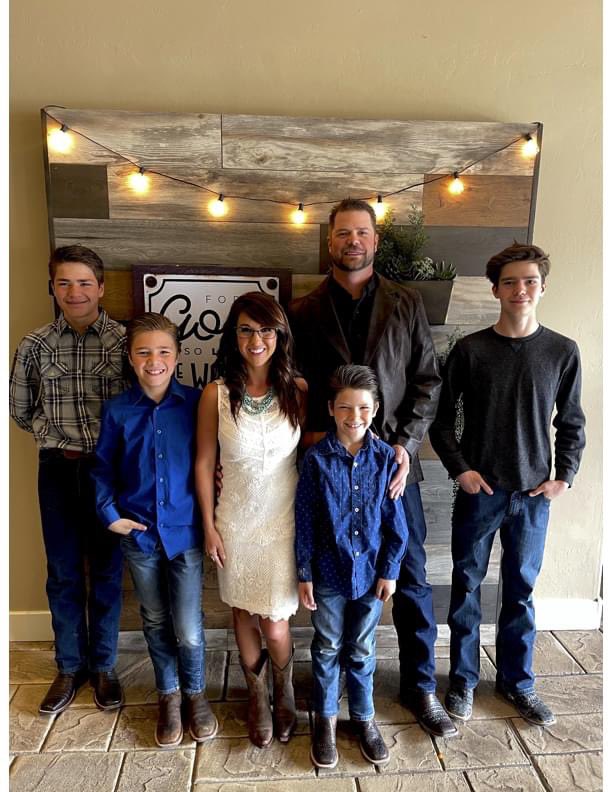 Lauren Boebert on Twitter: "I believe in our country. I know there is hope. I would not leave my