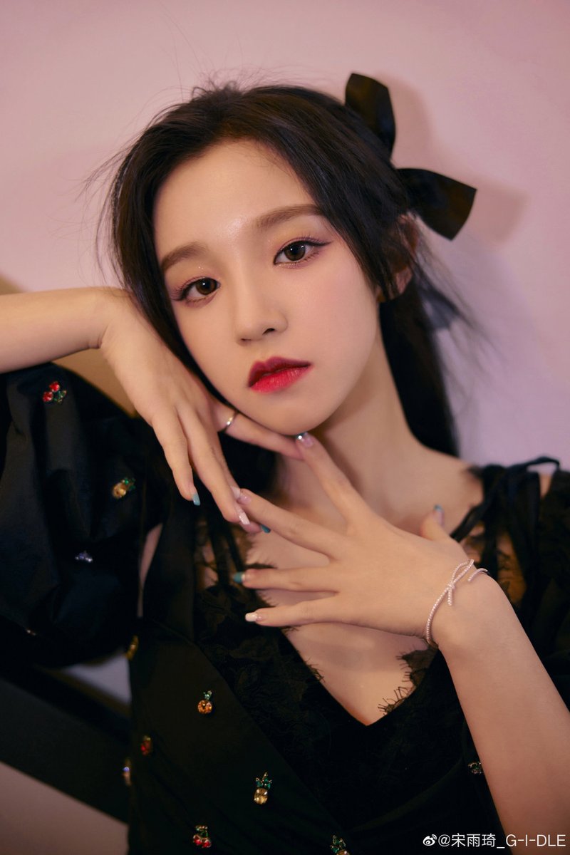GCDPICTURES's tweet photo. 📸➜ WEIBO Update: 061221 | Yuqi | @G_I_DLE

❤️+💬:  https://t.co/C65bndLmGb
#GIDLE #여자아이들 #우기 https://t.co/WDqxh61cRn