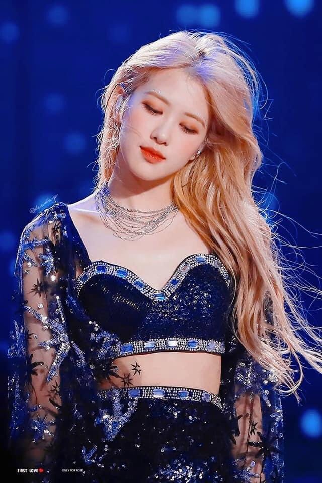 Fansé ơi cta phải tận dụng tối đa thời gian để vote và tăng khoảng cách cho Rosé so với đối thủ nào  
Fighting !!! 💪❤️  
I vote #MAMAVOTE #rosé