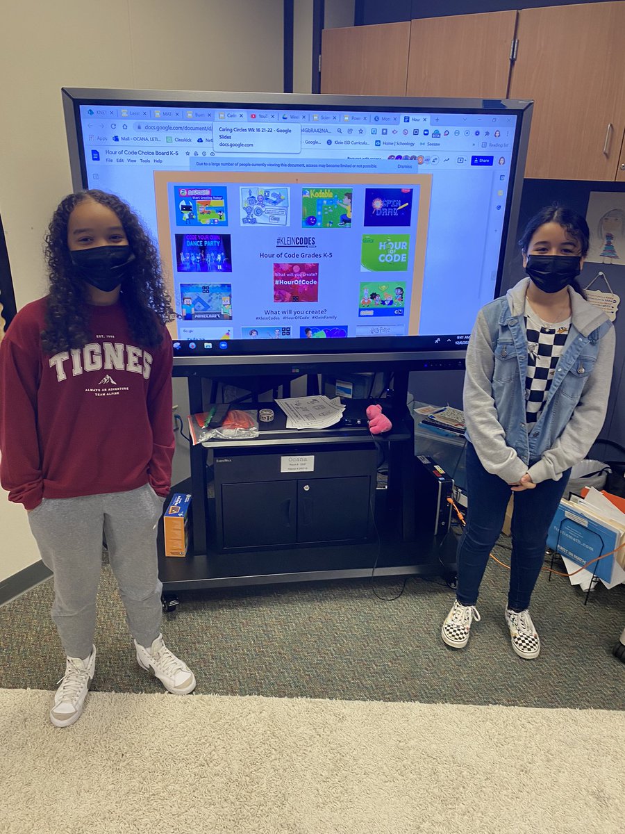 Our Ss <a href="/McDougleKISD/">McDougleKISD</a> are having such a great time coding! It was also great to see my former Ss helping out! #HourOfCode2021 #kleincodes <a href="/teachwithpeach/">Paige Leach, M.Ed.</a> <a href="/GacitaElizabeth/">Elizabeth Gacita</a>