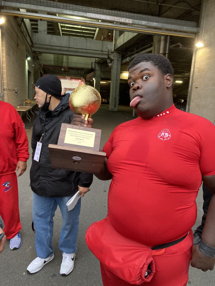 STATE CHAMPS AND REGIONAL CHAMPS IT WAS A HONOR TO LEAD THIS OLINE THIS SEASON‼️SENIOR SZN HIGHLIGHTS COMING SOON #KINGKILLERWHALE🐋 #RINGME💍 #CHAMPS👌🏾 @mrbrickfa90