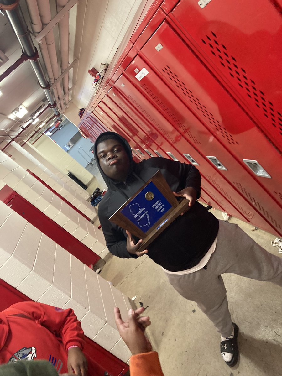 CollinDieunerst's tweet photo. STATE CHAMPS AND REGIONAL CHAMPS IT WAS A HONOR TO LEAD THIS OLINE THIS SEASON‼️SENIOR SZN HIGHLIGHTS COMING SOON #KINGKILLERWHALE🐋 #RINGME💍 #CHAMPS👌🏾 @mrbrickfa90 https://t.co/b7jxDpbPV8