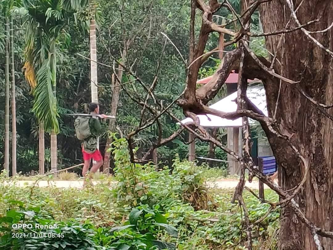 On Dec4&amp;5, SAC fired artillery shells at local fields &amp; set fire to a civilian's home in Hpapun area. SAC forcibly abducted people in the Duplaya district on Dec5. #Dec6Coup #TerroristsJunta #WhatsHappeningInMyanmar