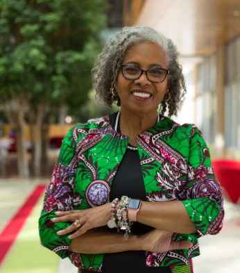 the_MsPolley's tweet photo. So thankful today to start my day with keynote speaker @GloriaLadson 

She challenges us as educators to meet the needs of students and teachers as they return to school this year and how to stay CURRENT to meet their needs. 

#LearningForwardConference
#WeCoachD97 https://t.co/HNXdhEpAFY