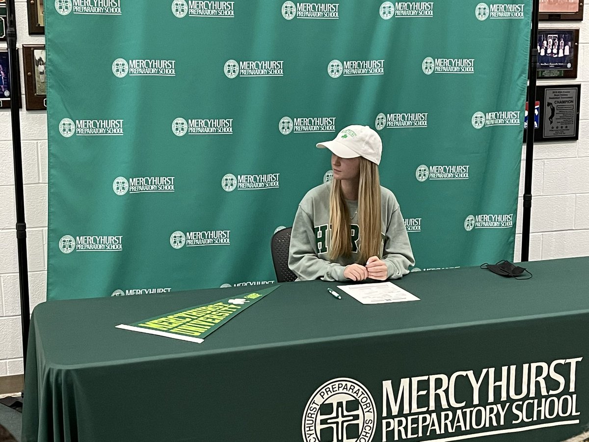 ETNreisenweber's tweet image. Signing Day at Mercyhurst Prep!