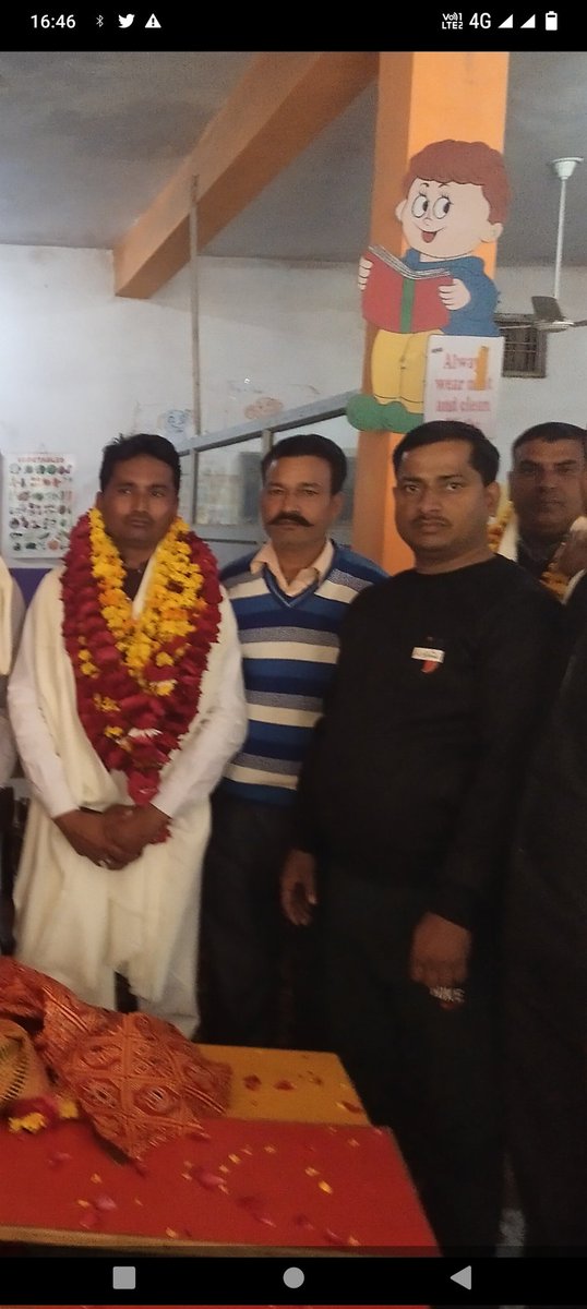 DEVKINANDANRAT5's tweet photo. आगरा शहर को नई पहचान देने वाले माननीय महापौर श्री नवीन जैन जी व जीवन पथ पर उनका साथ देने वाली भाभी जी को शादी की वर्षगांठ की हार्दिक शुभकामनाए व बधाई।। https://t.co/E8kaGcYaNY