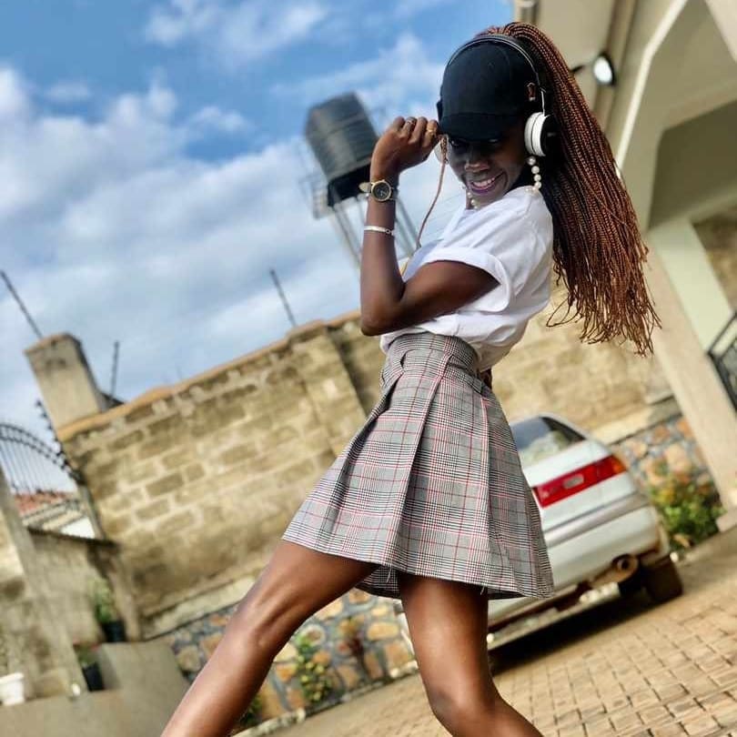 fro_cap's tweet photo. DID YOU KNOW? 🤷
Whether ur real hair, weave or braids. Our satin lined #FroCap ensure long lasting #hairstyles, anti-breakage&amp; seal in moisture.

Protect ur crown by placing an order now👇
💰 25k
📱 0701339953/ Whatsapp https://t.co/A6EsaoIU1q
🚗 We deliver
#BlossomWithFroCap🌸 https://t.co/ErblAqiuTB