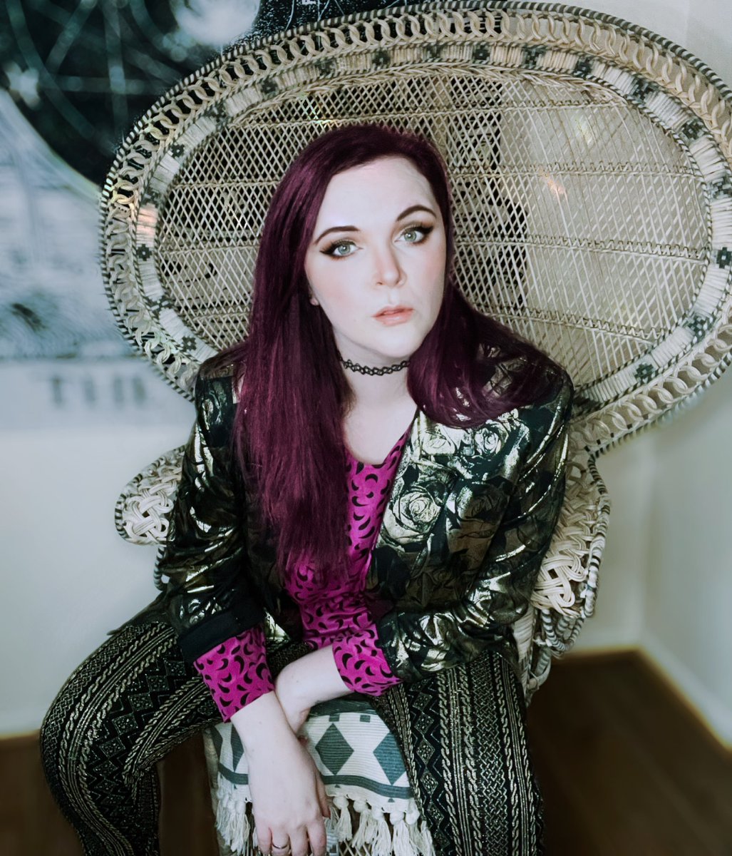 ailsarocks's tweet photo. I am totally obsessed with the way that @FionaNova poses… so I tried to channel the essence of their badass-ness and confidence in my latest fashion shoot for work. Empowering is the wordddd. ❤️ https://t.co/5QeMEKKwvw