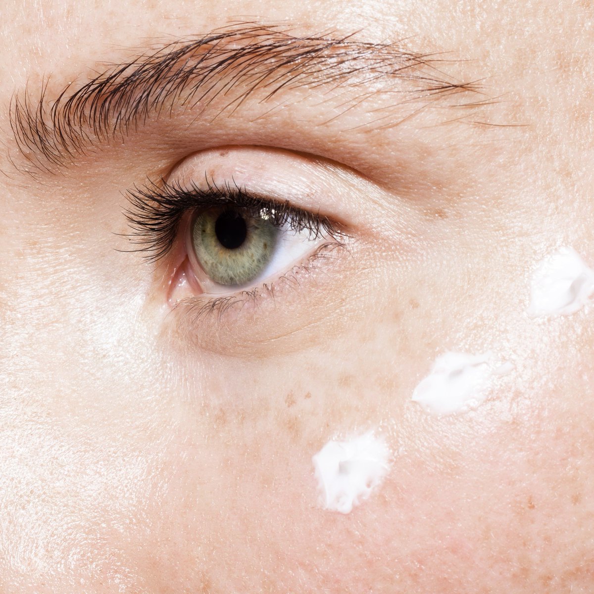 civant's tweet photo. The eyes have it! Our Eye Complex has been proven in clinical studies to drastically reduce the appearance of crow’s feet, puffiness, and dark circles around the eye area. https://t.co/vIfiSF2y7d