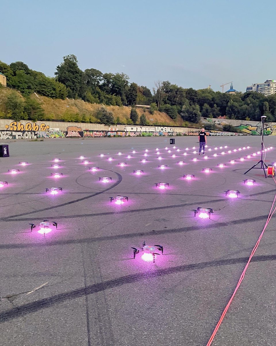 Skypixdroneshow's tweet photo. Preparing drones for amazing new show 👽❤️

#skypixdrones
Tel/WhatsApp +38 (098) 612-13-52

#events 
#lightshows 
#дроны
#droneshow 
#dronelightshow 
#шоудронов https://t.co/ApgWVNgnXp