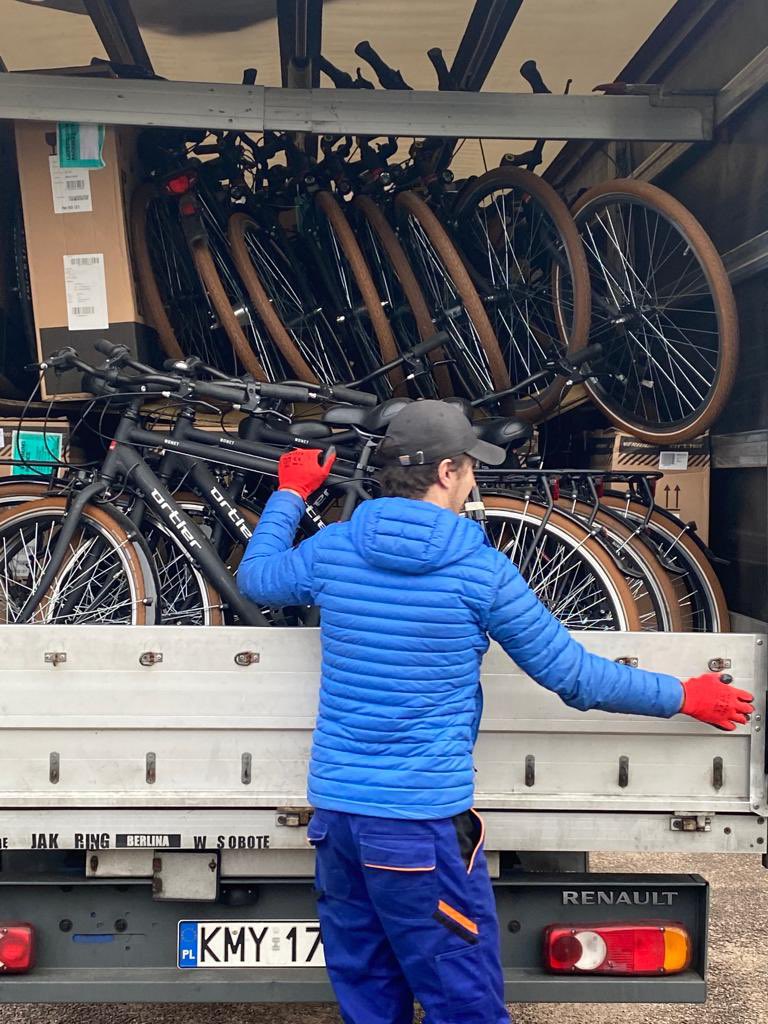 LondonCyclingC3's tweet photo. We are starting a community bike donation project with the aim to donate bicycles to Community Centres, Schools LGBTQ+ community,NHS and low income women in Enfield, Harringey. Let’s remove barriers on cycling.
Thanks to our community partner @London_Cycling
and #bikester https://t.co/6LKg00PYAa