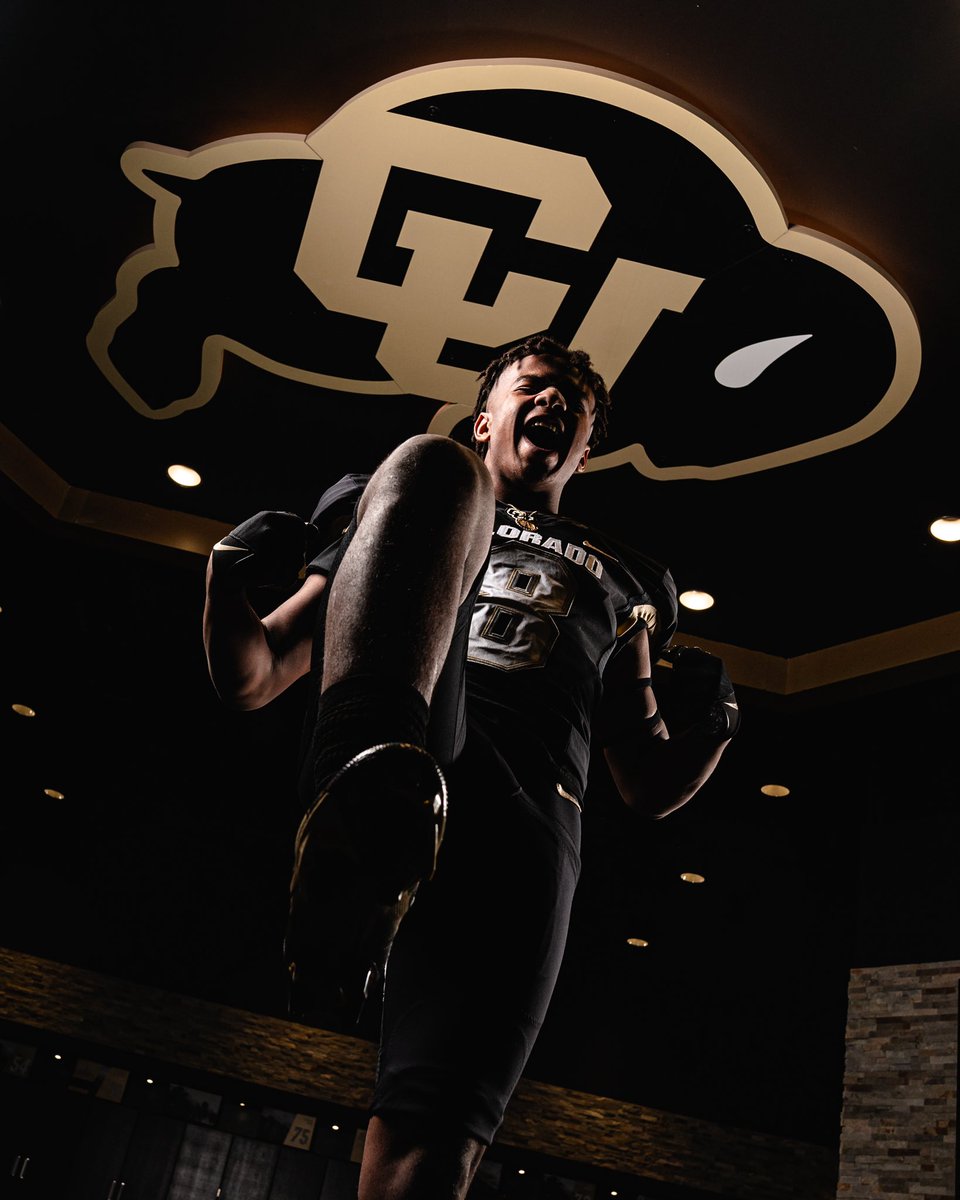 KaydenSoares's tweet photo. Had a great time this weekend❗️@CUBuffsFootball @coachmarksmith  Appreciate the love‼️ Let’s go @the_next_up_ 🔥🔥💪🏾🦬 https://t.co/HBMU7PQ92u