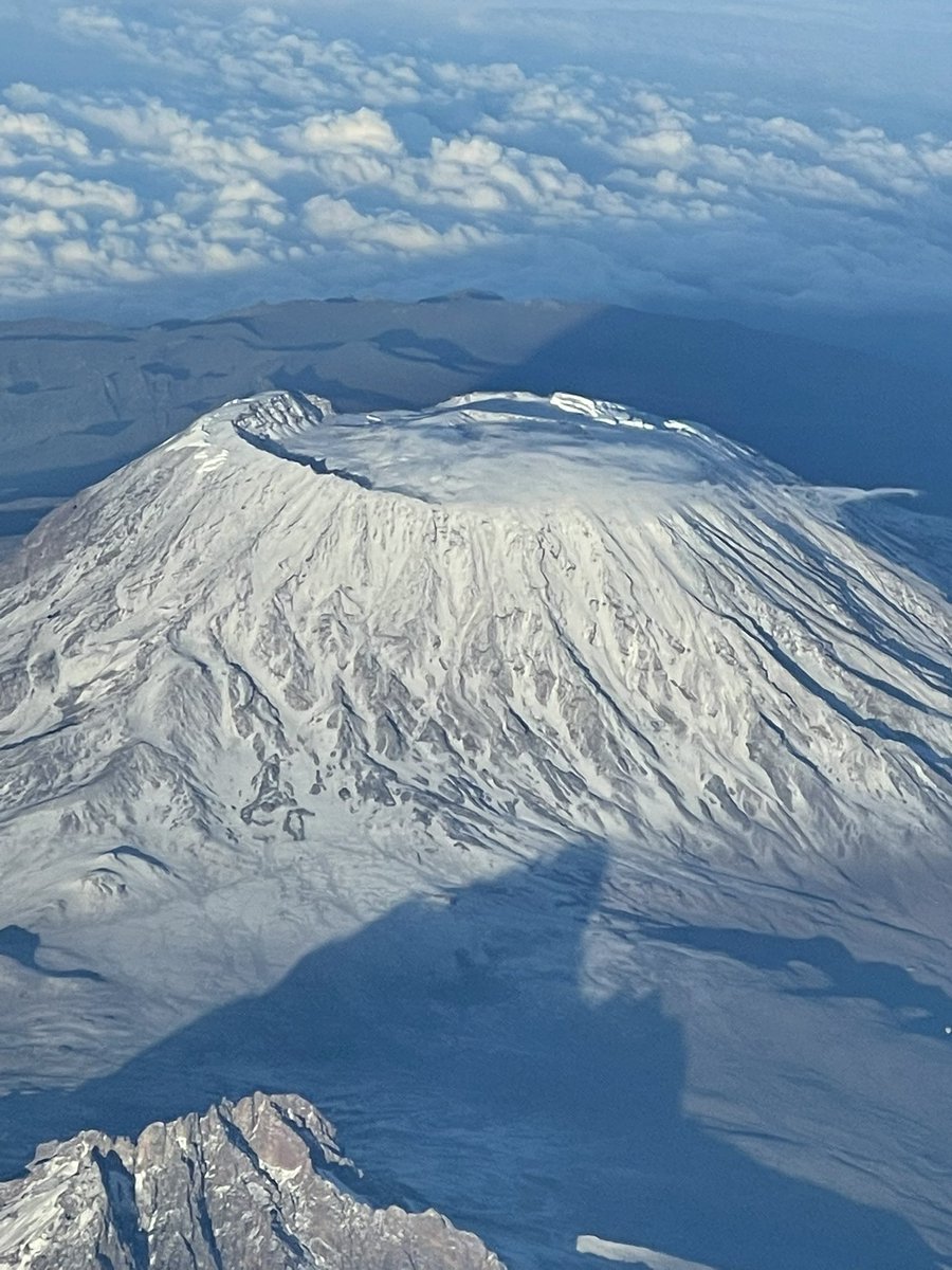 hadestays's tweet photo. The Ice is back - @ariif | here is the current situation of Mt. Kilimanjaro, the images taken today morning by @ariif . #ProtectIT https://t.co/hzrD0XC8d3