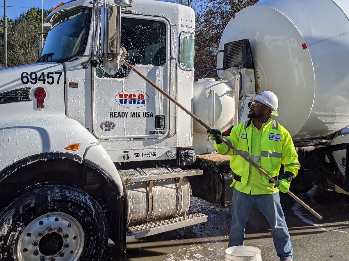 Always keeping the trucks clean 🧼🚛