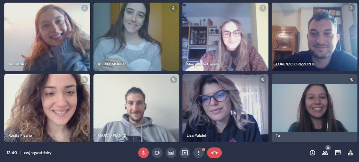 Irenecalderoli's tweet photo. Incontro del @Dip_Comun_irl21 per definire la presentazione del nostro dipartimento che avverrà domani in aula. Cosa abbiamo fatto in queste settimane? #IRL2021 https://t.co/WDsJg34wIO