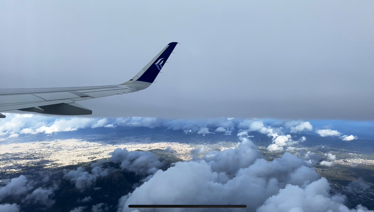 Eloraillere's tweet photo. #PapeEnGrece
Vue de l’avion au décollage depuis l’aéroport d’Athènes, jusqu’au survol de Rome où le pape François a atterri
👉 Tout le voyage du Pape à Chypre et en Grèce, reportages, flashs, directs avec @pdesaintpierre et toute l’équipe de @KTOTV ici :
https://t.co/dEl5XILfQJ https://t.co/id8SgsGBaz