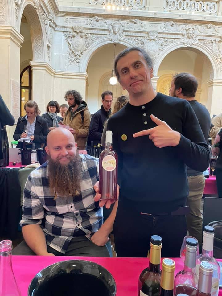 milivremiraisin's tweet photo. Un duo historique ! @Epure_Editions, façonneurs d'ouvrages remarquables depuis 30 ans, du bonheur pur sans fioritures, et le domaine de @Pelissols, qui avec sa nouvelle cuvée "Waidan" a atteint une forme de sérénité secrète, une épure délicieuse... 📚🖤🍷 (stands n°35 et 36) https://t.co/LnaTlqvZ50